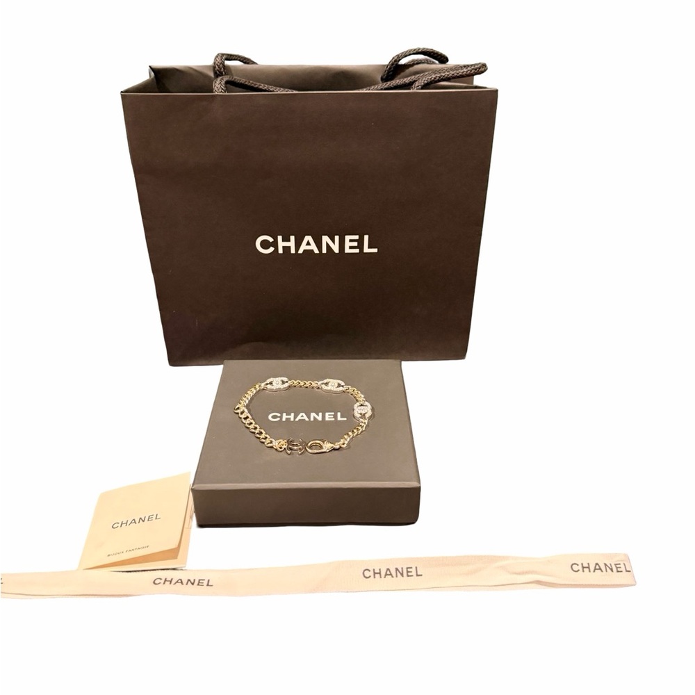 NEW Chanel Interlocking Bracelet
